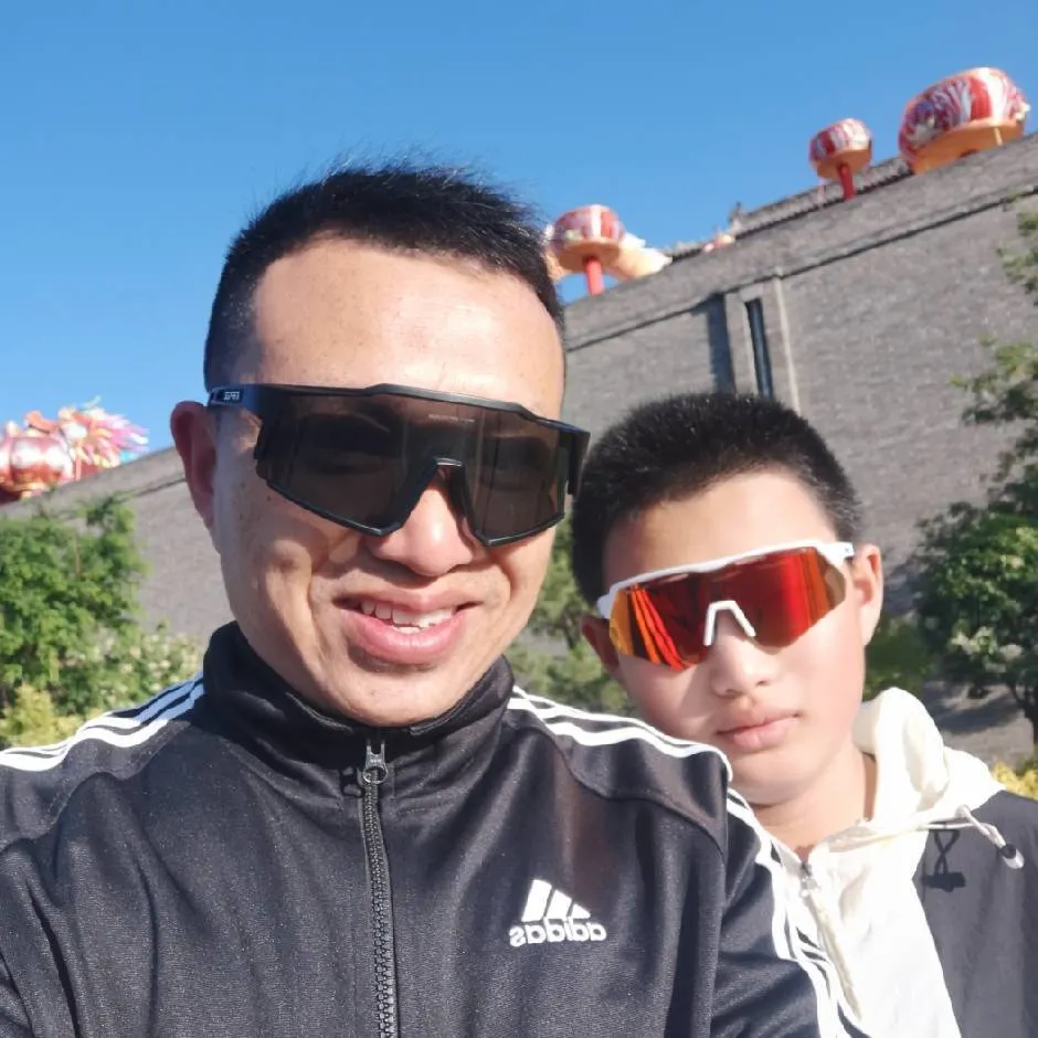 user-avatar