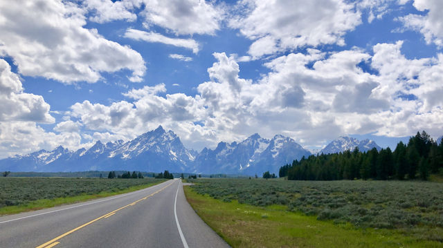 USA | Grand Teton National Park Photo Sharing 3 - Scenery on the Road