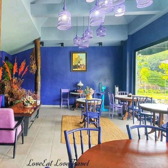 คาเฟ่ท่ามกลาง ธรรมชาติ เขาพับผ้า