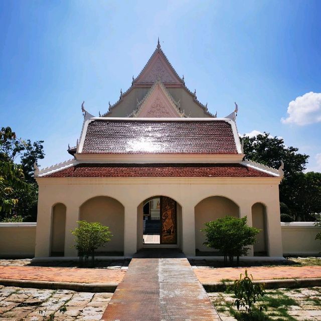 วัดป่าโมกวรวิหาร พุทธศิลป์ที่งดงาม