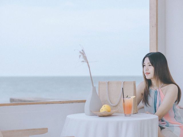 คาเฟ่ Outdoor ริมทะเลชะอำ Feel เกาหลี