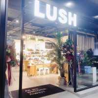 東區必逛📚 Lush香水圖書館 Perfume Library🌈
