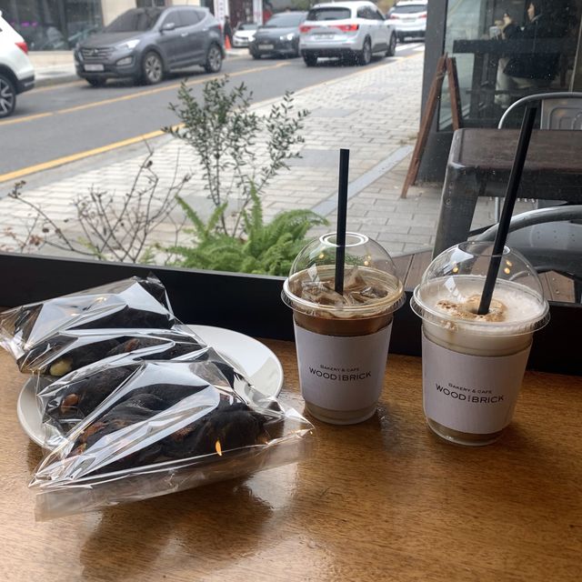 [북촌 빵지순례 카페 ‘우드앤브릭’]