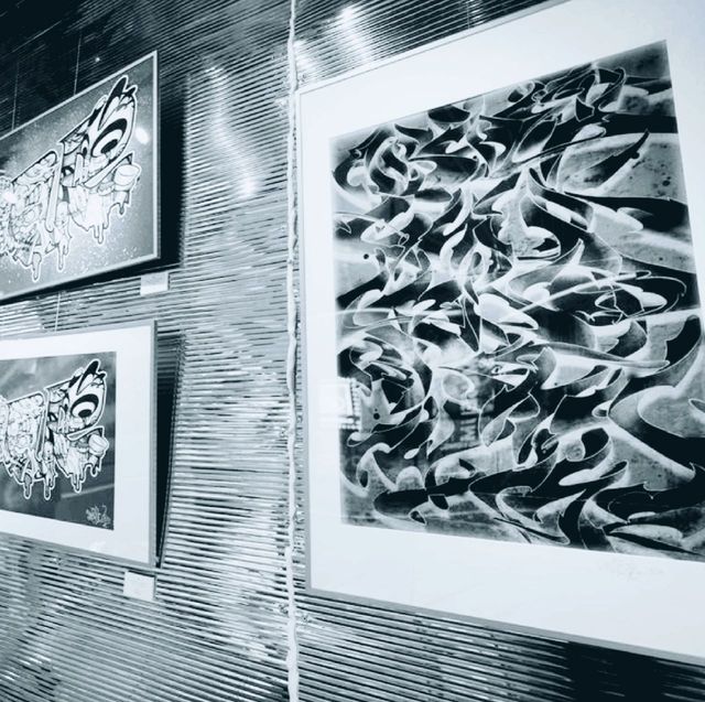 山頂廣場,看展覽。今天有藝術家見面會! 山頂廣場,看展覽。今天有藝術家見面會!