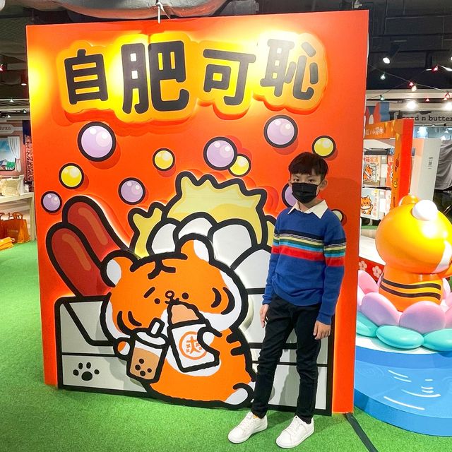 台灣小勞撫殺入香港過新年