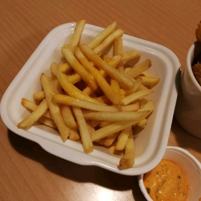 世一香港漢堡包店😁😗