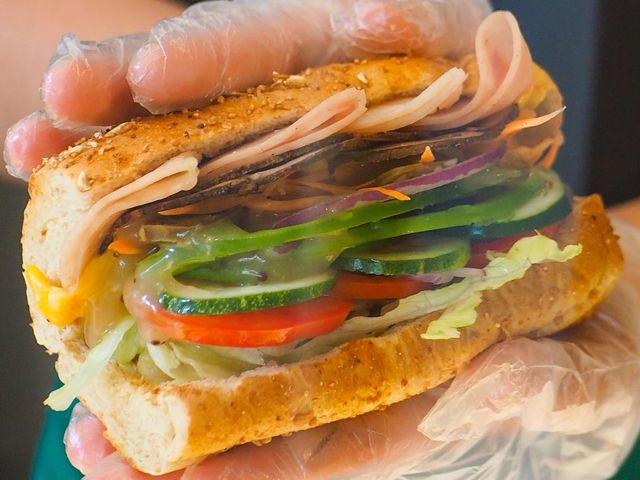 Subway ทองหล่อ