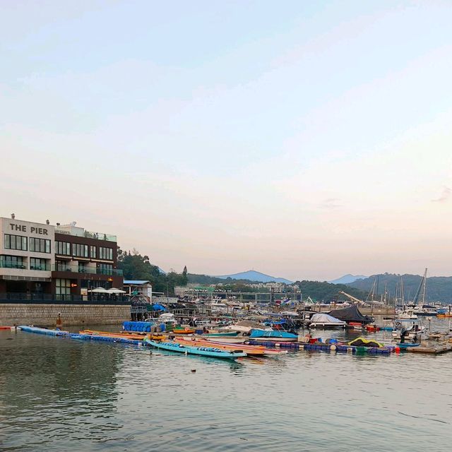 盡攬西貢，白沙灣碼頭，山脈，海水，船舶美景！非常浪漫！