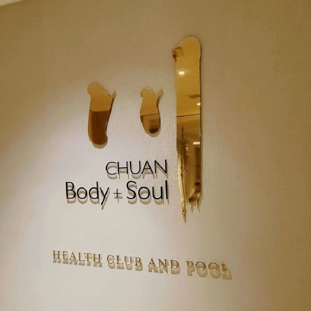香港朗廷酒店 ～ 現代化的健身室和充滿歐洲情懷的泳池 