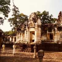 ปราสาทในหุบเขา