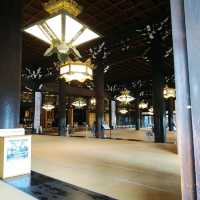 京都府にある荘厳な東本願寺