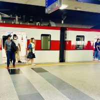 เดินทางเร็วขึ้นด้วยรถไฟฟ้าสายสีแดง | กรุงเทพ
