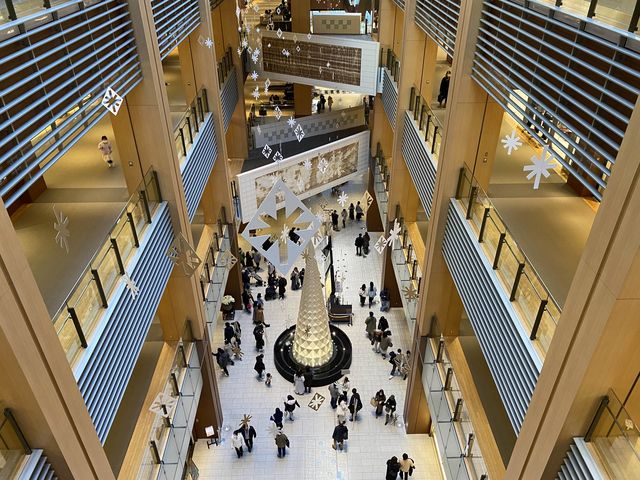 東京・六本木。東京ミッドタウンのクリスマス『MIDTOWN CHRISTMAS 2022』