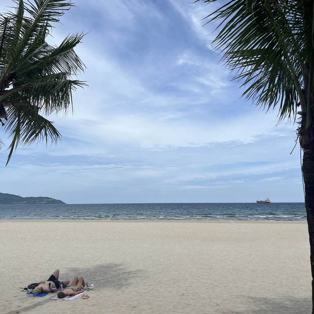 낮엔 비치카페🧉밤엔 비치클럽🪩 수영장까지 템플다낭