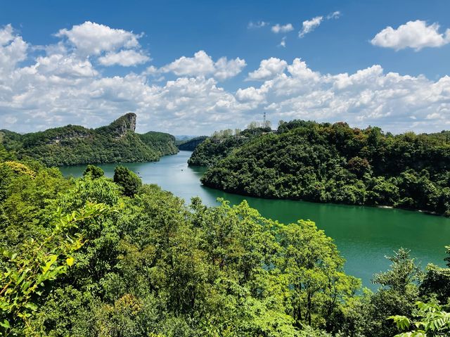 An amazing view of the river in Zhenshan Cun 