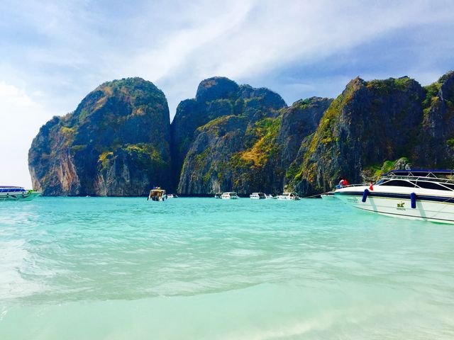 MAYA BAY: THE BEACH 