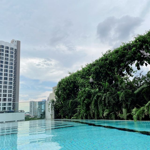 Rooftop M Social Pool