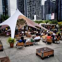 Bustling Crowd In Jodd Fairs Market