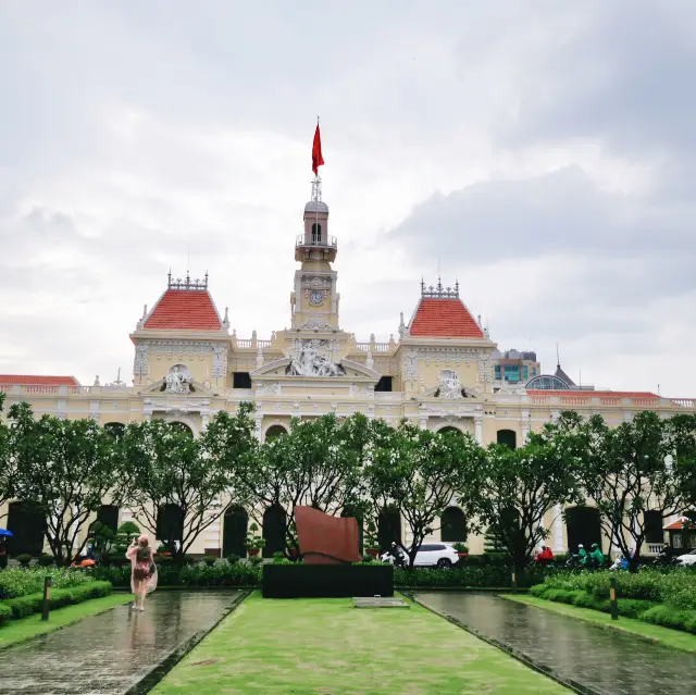 Tượng Hồ Chí Minh giữa lòng Thành phố Hồ Chí Minh