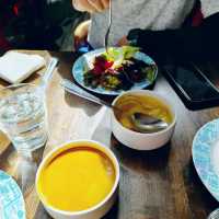 圓方頂樓，曬太陽午餐！嘆！