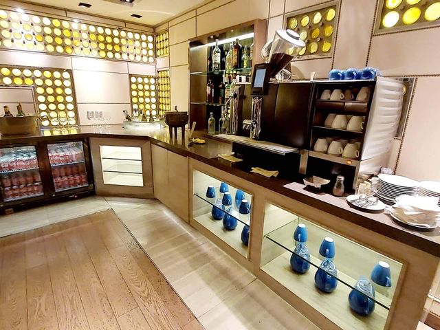 /平價金域假日「四」人行👨‍👩‍👧‍👦貴賓室&自助早餐/