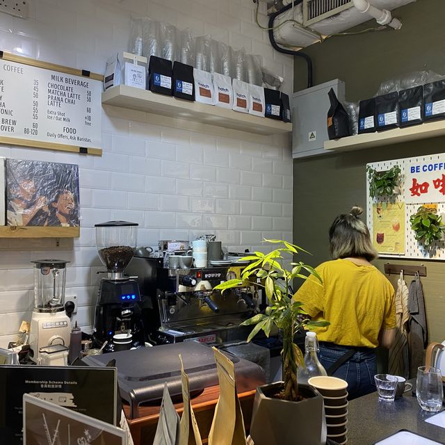 除咗BE WATER ,仲可以BE COFFEE 💛  除咗BE WATER ,仲可以BE COFFEE 💛