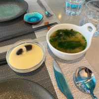 超海鮮既刺身丼