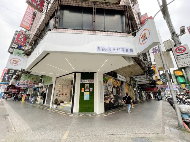 西門町高質感可麗餅&港式飲品~茶餅舖｜迷你店舖給你特色口味可麗餅還有多種風味飲品｜老闆娘是香港人風味超道地！