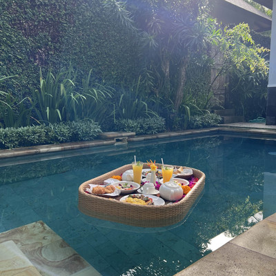 Floating breakfast bali