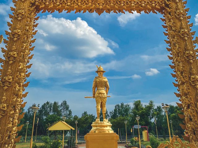 โบสถ์สีทอง วัดปากน้ำโฉ้โล้