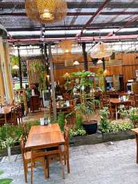 曼谷花園咖啡店☕️泰國菜館