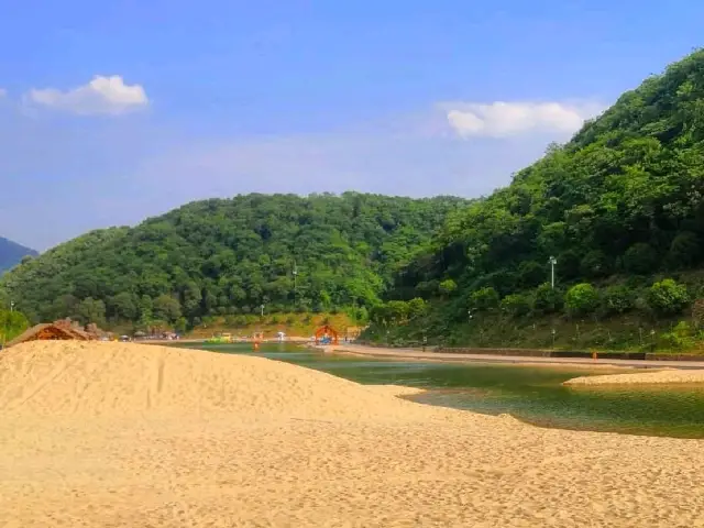 Hangzhou's Famous Beach
