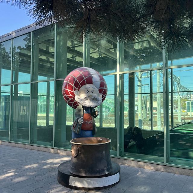 秋のエスキシェヒルへの旅 町の玄関口の駅