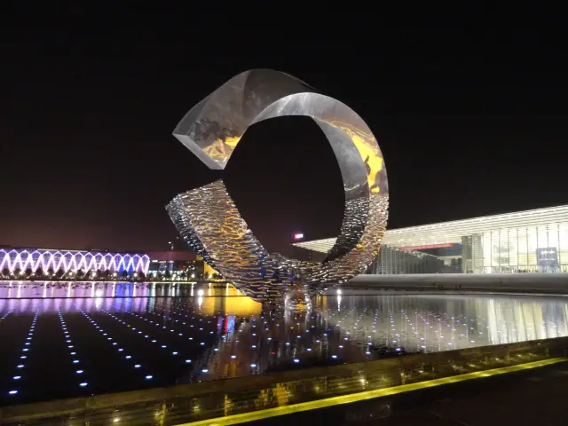 Take pictures with your idols!