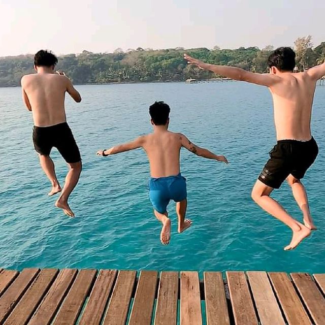 To The Sea The Resort ที่พักติดทะเลเกาะกูด