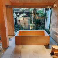 京都⛩大きな窓と全面ガラスでやさしい光に包まれる癒しの空間【VMG RESORT】 