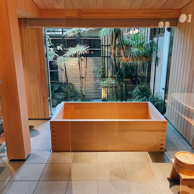京都⛩大きな窓と全面ガラスでやさしい光に包まれる癒しの空間【VMG RESORT】 