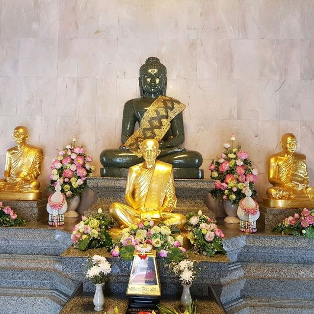 พระอารามหลวง สวยกลางเมืองแุดรฯ