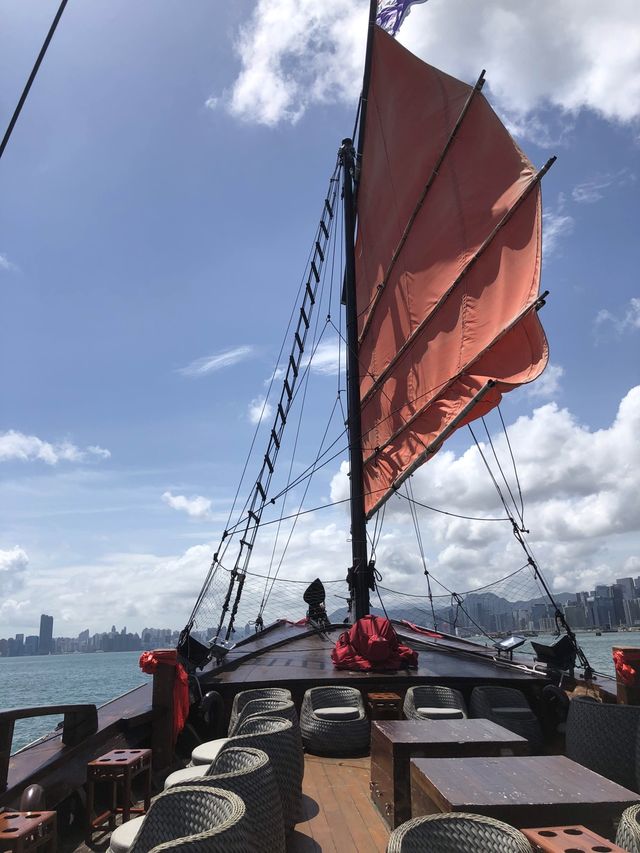 One of a kind dining and cruising experience with Aqua Luna ⛵️🇭🇰 
