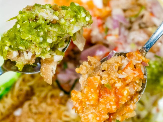 حلال Halal Chicken 🐓 Geprek - Papa Ayam