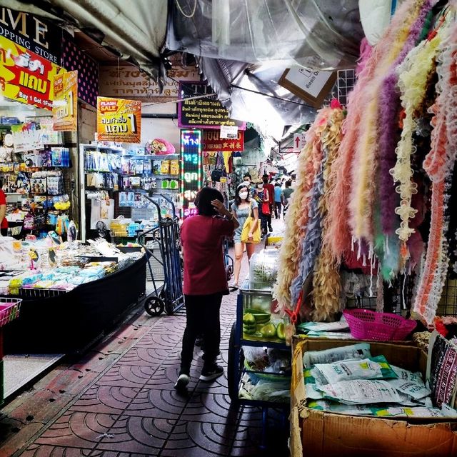 Budget and cheap buys in Sampheng 