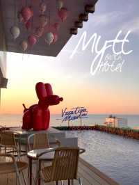 นอนชิวๆดูพระอาทิตย์ตกที่Mytt Beach Hotel