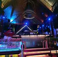 The One ผับในถนนข้าวสารน่านั่ง