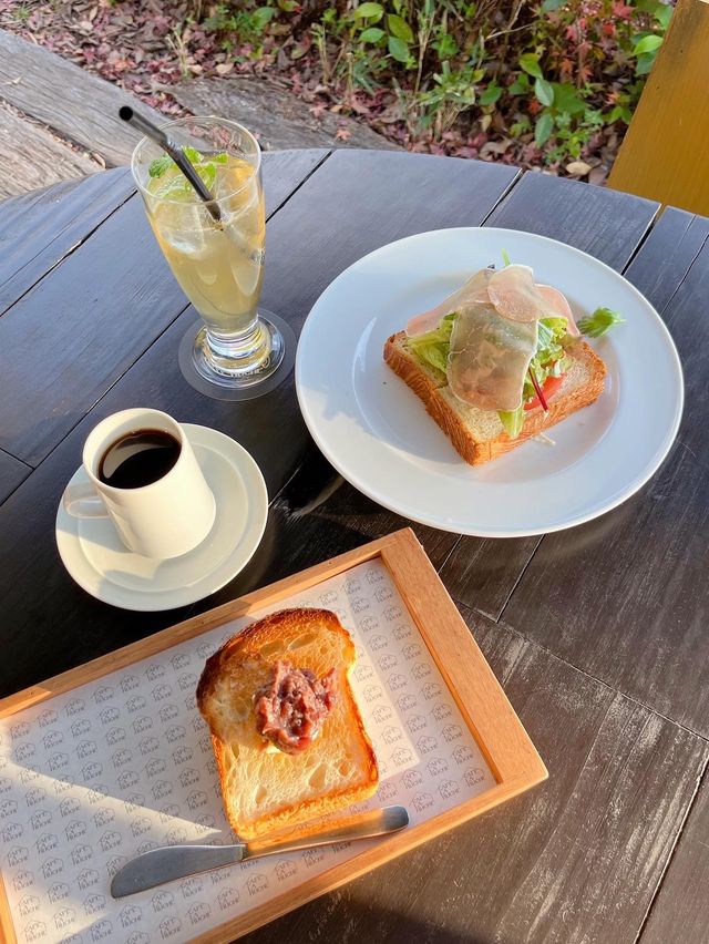 【大分カフェ】金鱗湖の紅葉が素敵な絶景カフェ☺️