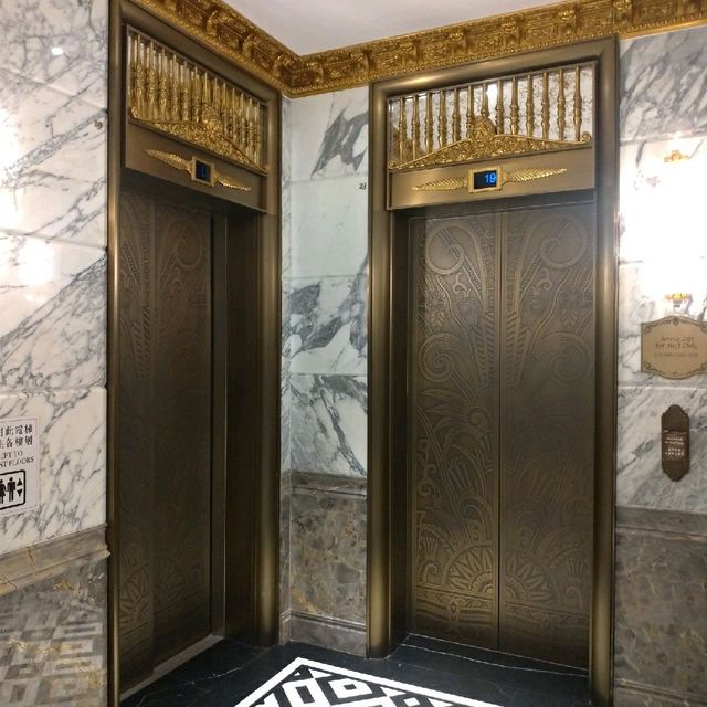 金碧輝煌的歷山酒店