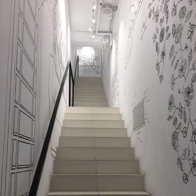 型格黑白手繪世界