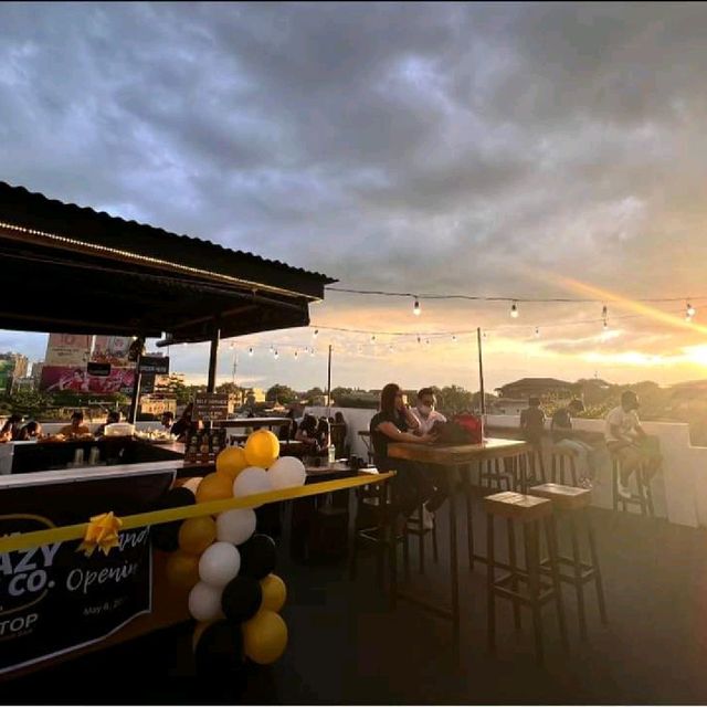 🤫 SECRET ROOFTOP BURGER BAR & COFFEE PLACE