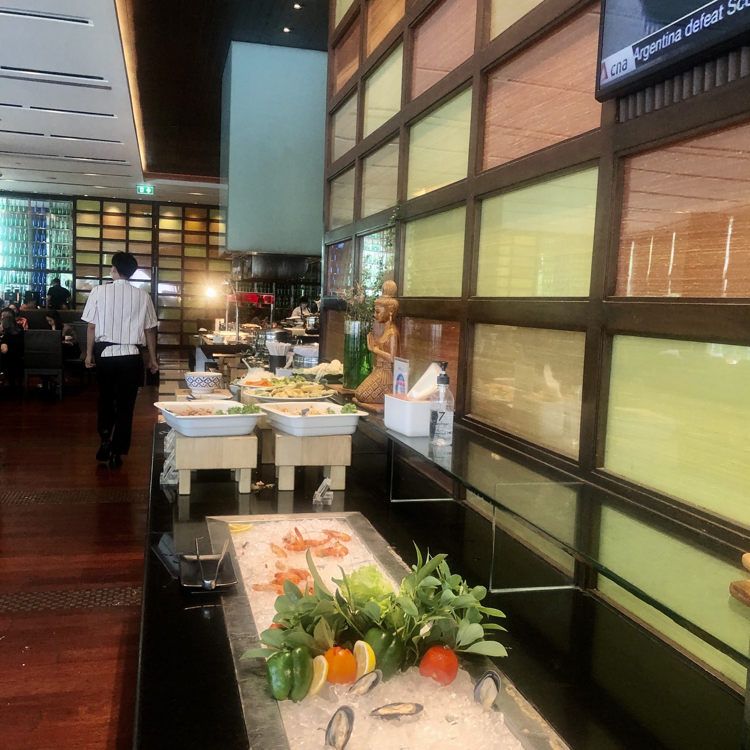 Lunchtime At The Brasserie Holiday Inn Silom Trip Com Bangkok Travelogues