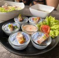  ก๋วยเตี้ยวสีม่วงอัญชัน นุ่มลื่น  เคี่ยวสนุก