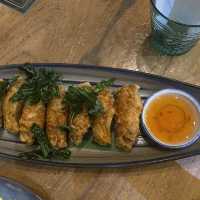 왓 아룬 사원이 보이는 맞은 편 “촘 아룬” 레스토랑 👩‍🍳